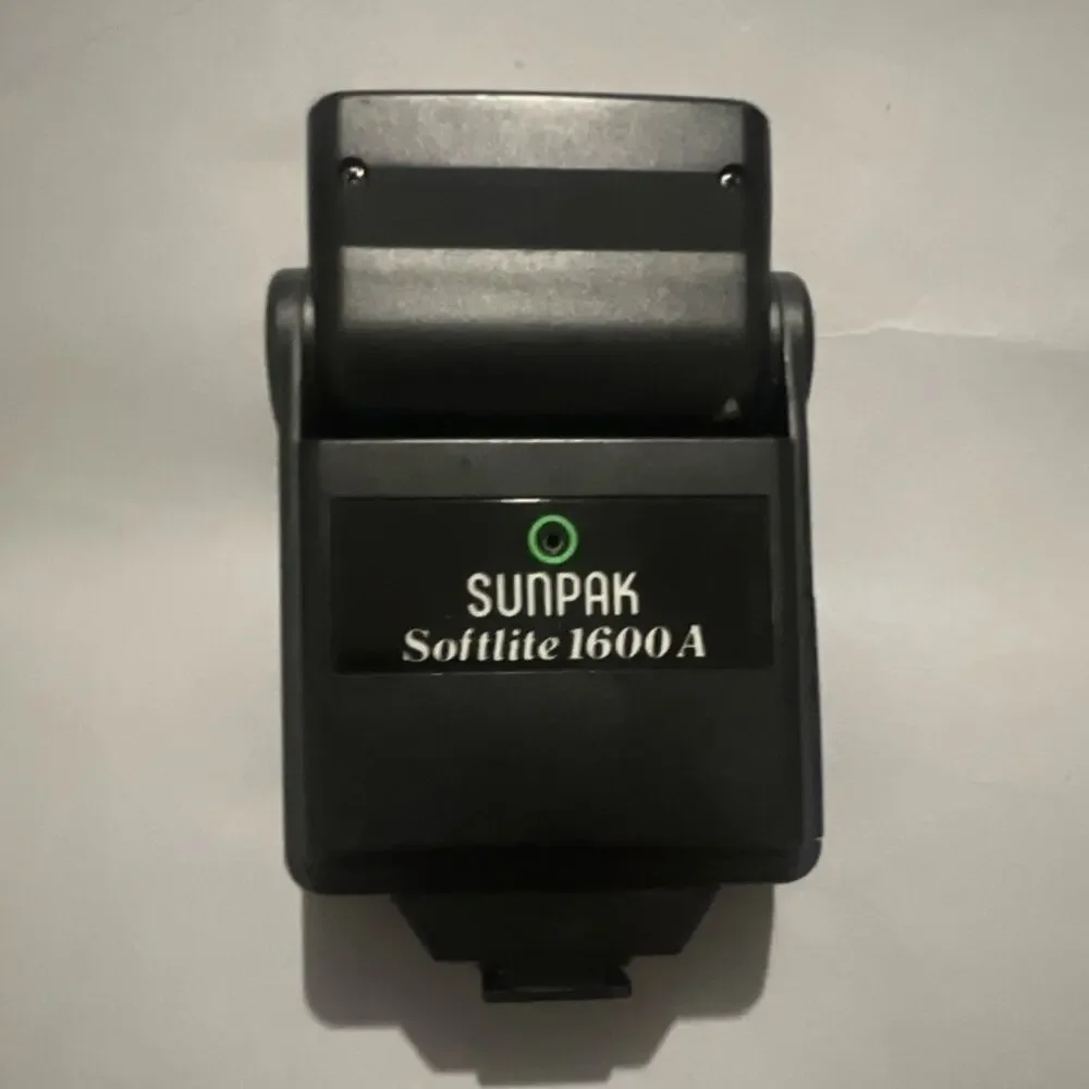Sunpak Softlite 1600A Shoe Mount Camera Flash Auto OK Ready Universal Hot Shoe